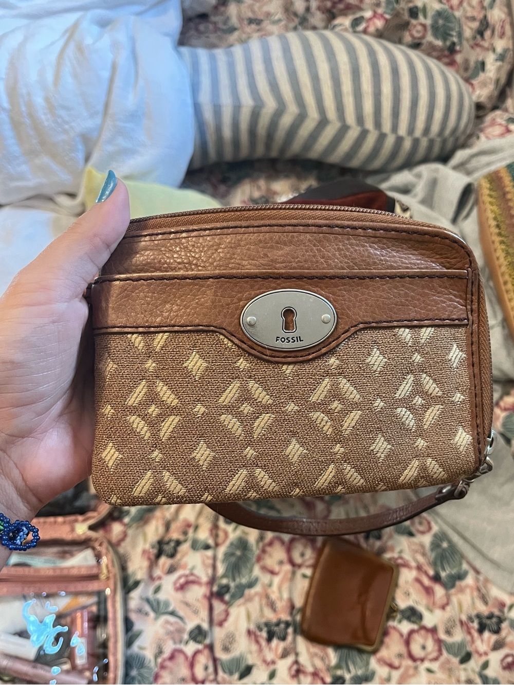 Fossil wristlet wallet